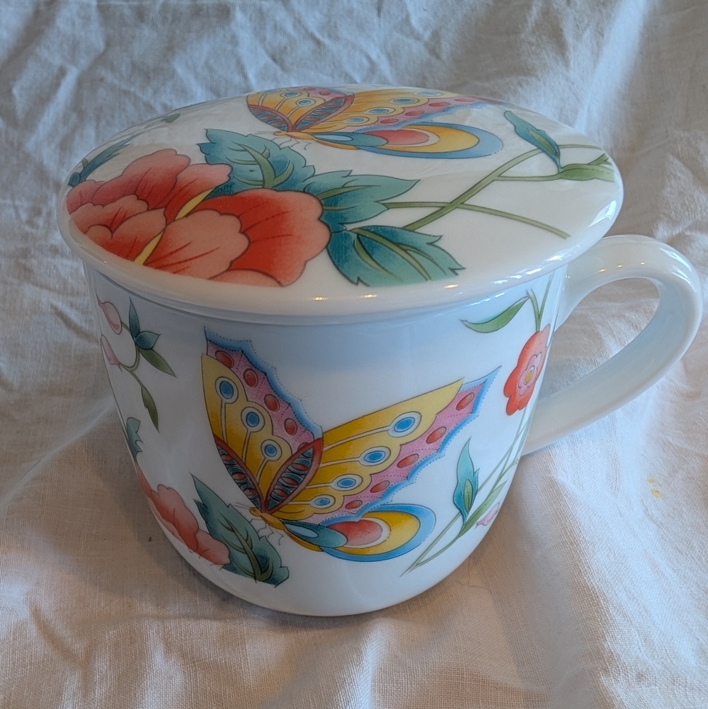 2/20$ Abbot collection Floral and Butterfly Tea Mug